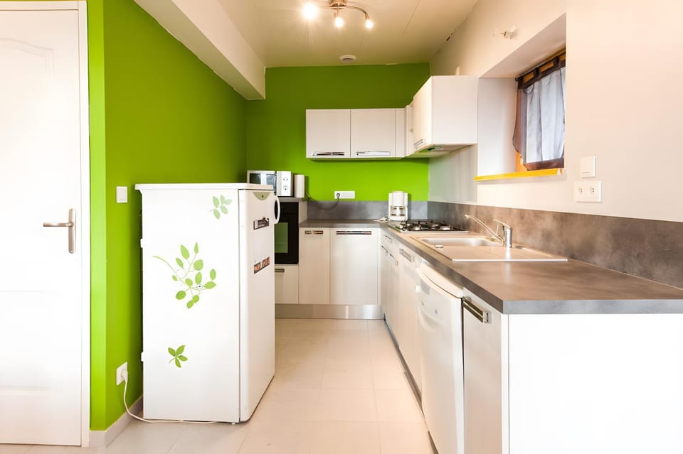 Kitchen or kitchenette, Living room