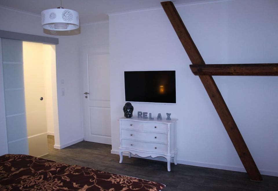 TV and multimedia, Bedroom
