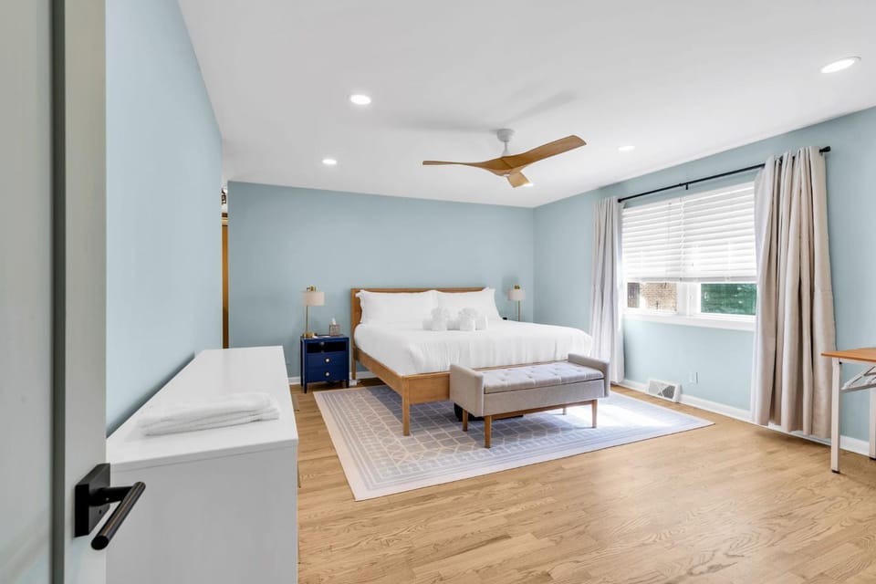 Coffee | High-Speed WiFi | BBQ | Linens & Towels House in Bradley Beach