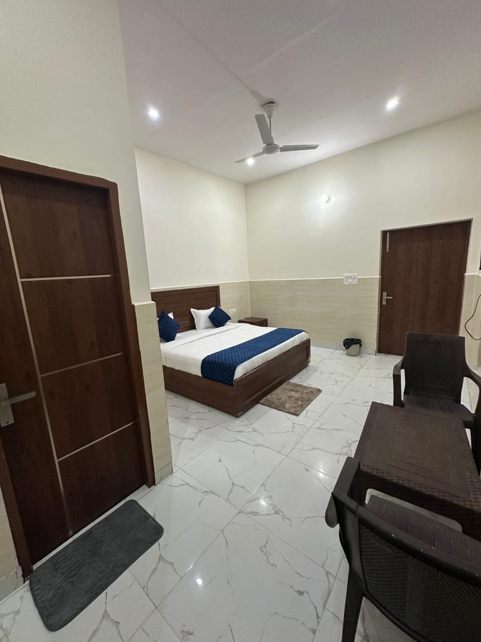 Hotel Gold Bed and Breakfast in Noida
