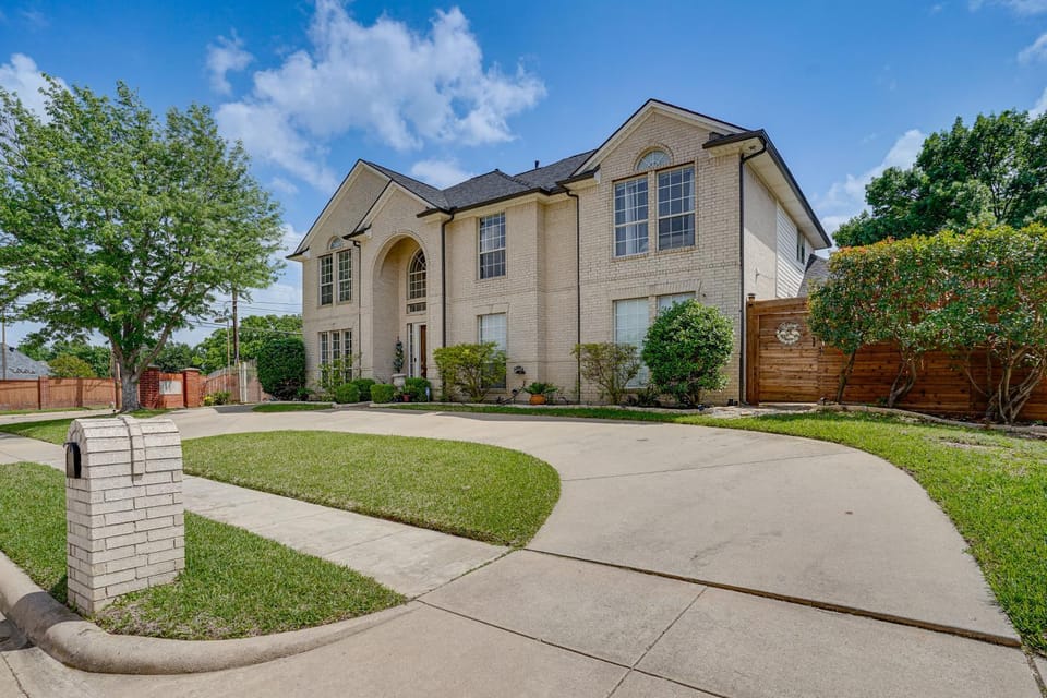 Private Outdoor Oasis! Luxe Bedford Getaway w/ Gym House in Bedford