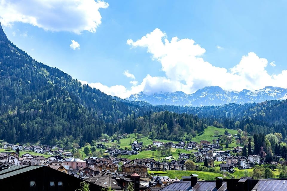 Nearby landmark, Spring, Day, Natural landscape, Bird's eye view, City view, Mountain view