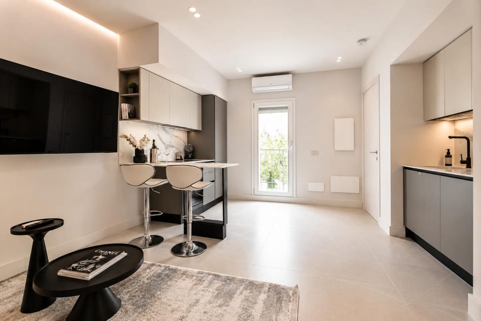 TV and multimedia, Kitchen or kitchenette
