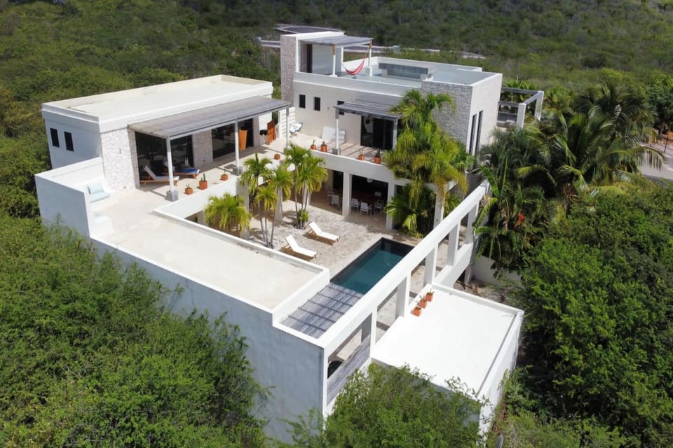 Villa Kas Mondi with lots of privacy and a delightful private pool Villa in Venezuela
