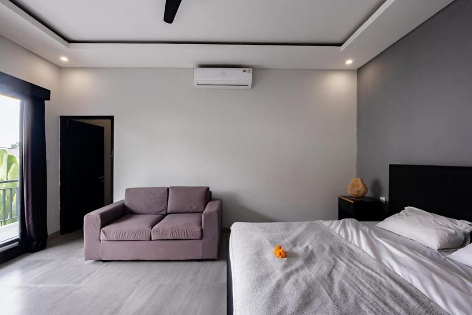 Stylish 3BR Villa in the Heart of Berawa Villa in North Kuta