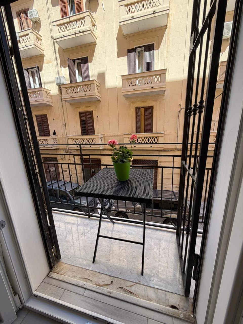 Balcony/Terrace, City view, Inner courtyard view