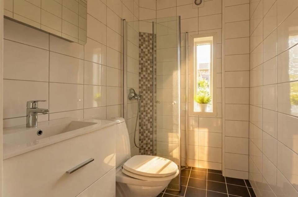 Spacious 3 Bedroom Apartment In The Heart Of Bergen Apartment in Bergen