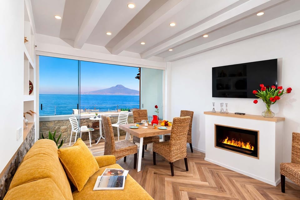 Communal lounge/ TV room, Living room
