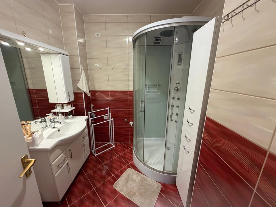 Shower, Bathroom, towels