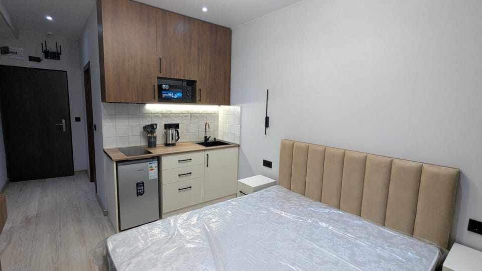 Bed, Coffee/tea facilities, Kitchen or kitchenette, Photo of the whole room, Bedroom