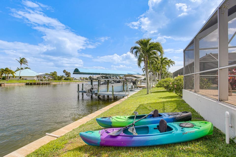 Waterfront Pool Home by Park Pickleball Sleeps 10 House in Cape Coral