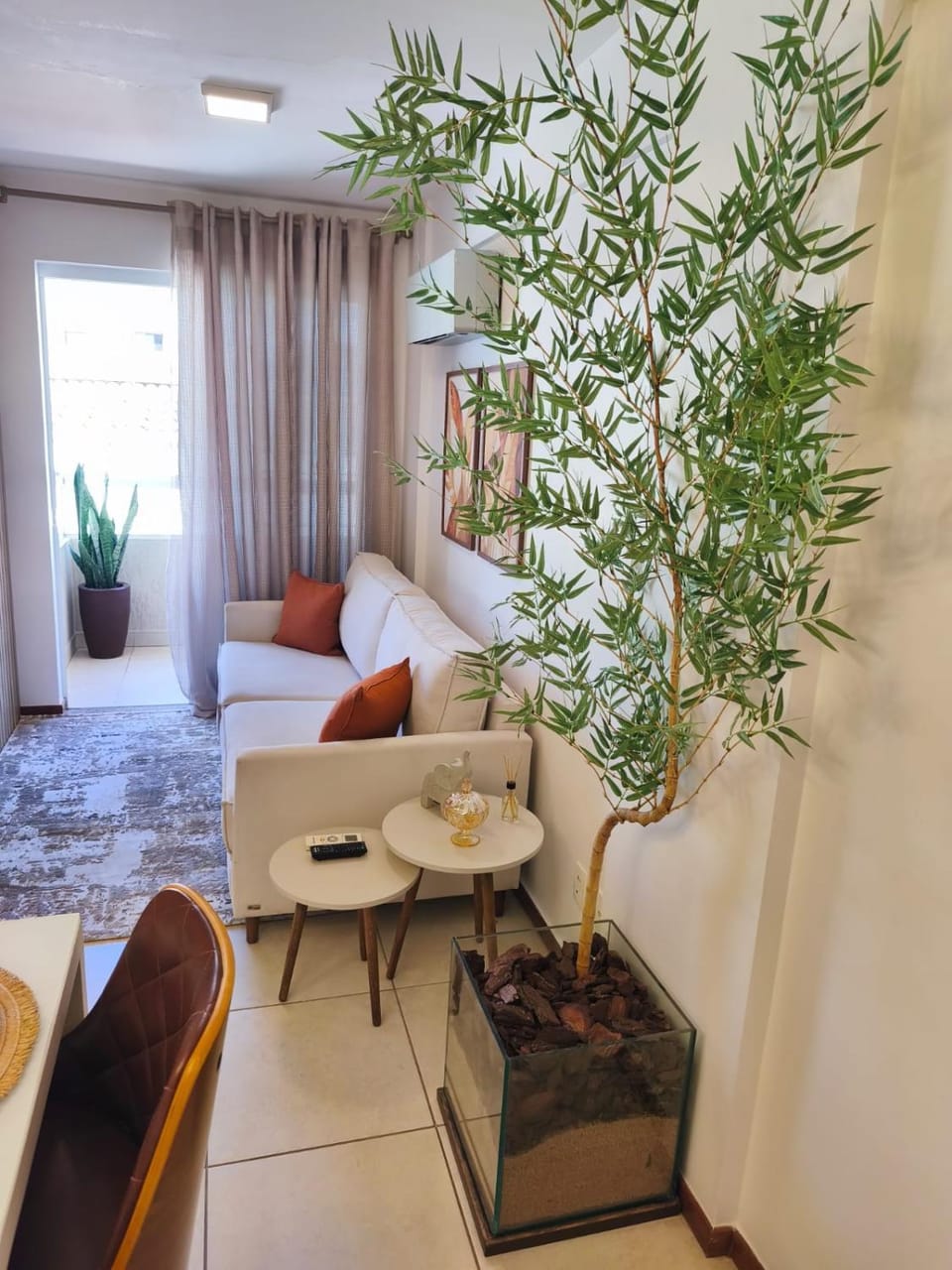 Apartamento mobiliado com 1 quarto e vaga de garagem no Lago Norte Apartment in State of Goiás