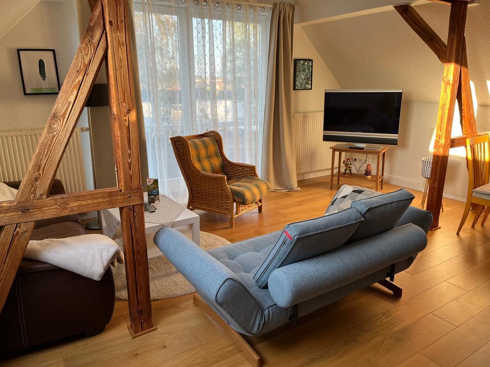 Living room, Photo of the whole room