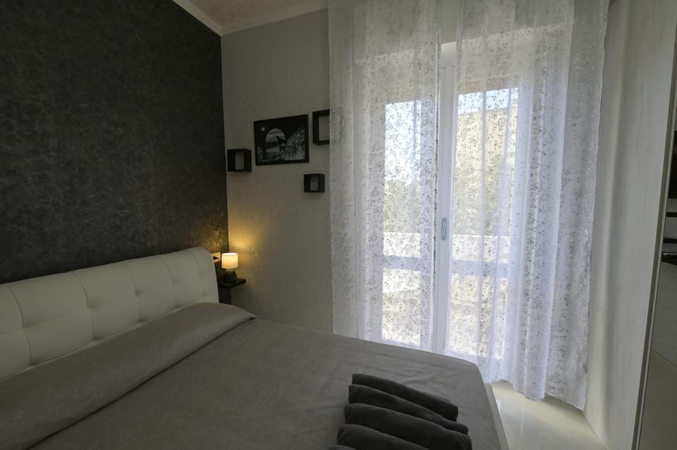 Property building, Living room, Bedroom