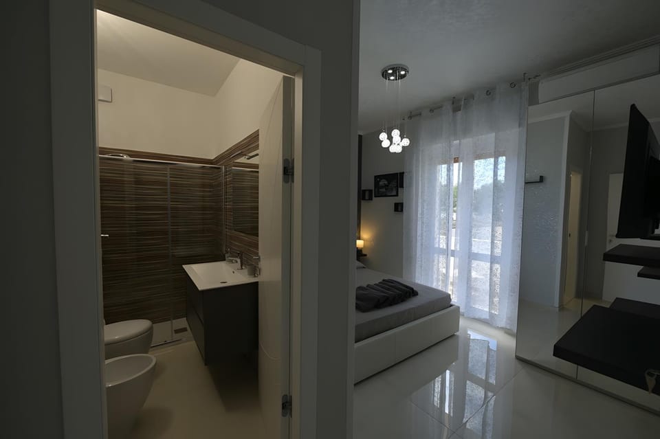 Property building, Bathroom, Living room