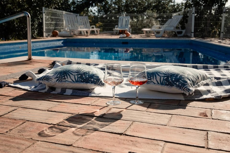 Pool view, Swimming pool, sunbed
