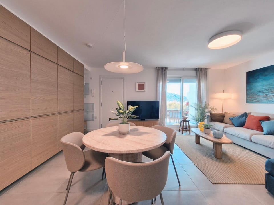 TV and multimedia, Living room, Dining area