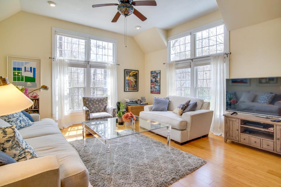 Walk to John's Pond! Family-Friendly Mashpee Home House in Mashpee