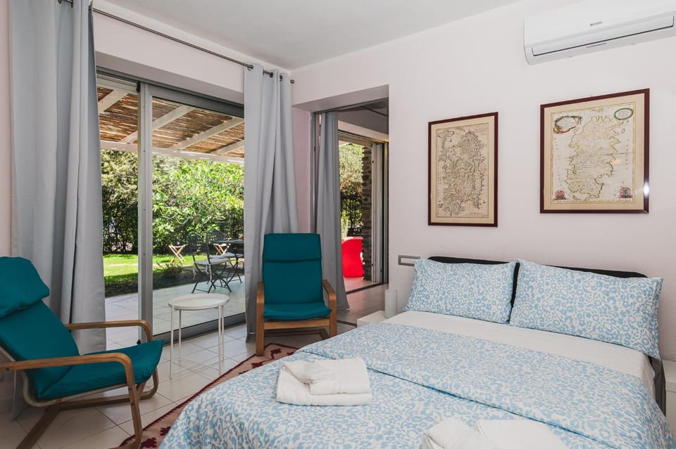Photo of the whole room, air conditioner, air conditioner