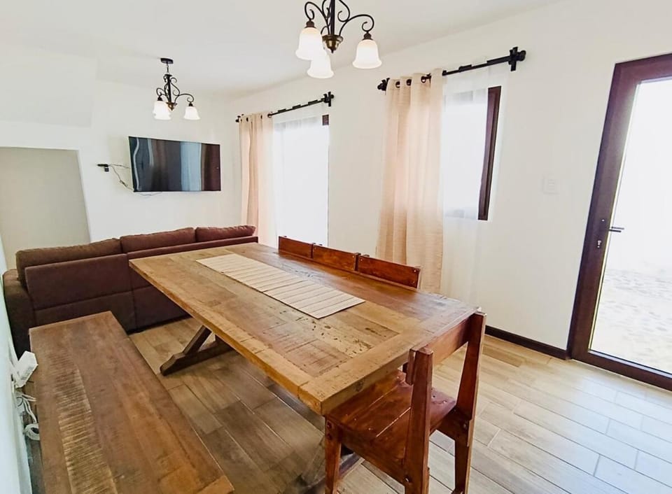 Volcano Views - Private Balcony -10 min to Antigua House in Sacatepéquez Department