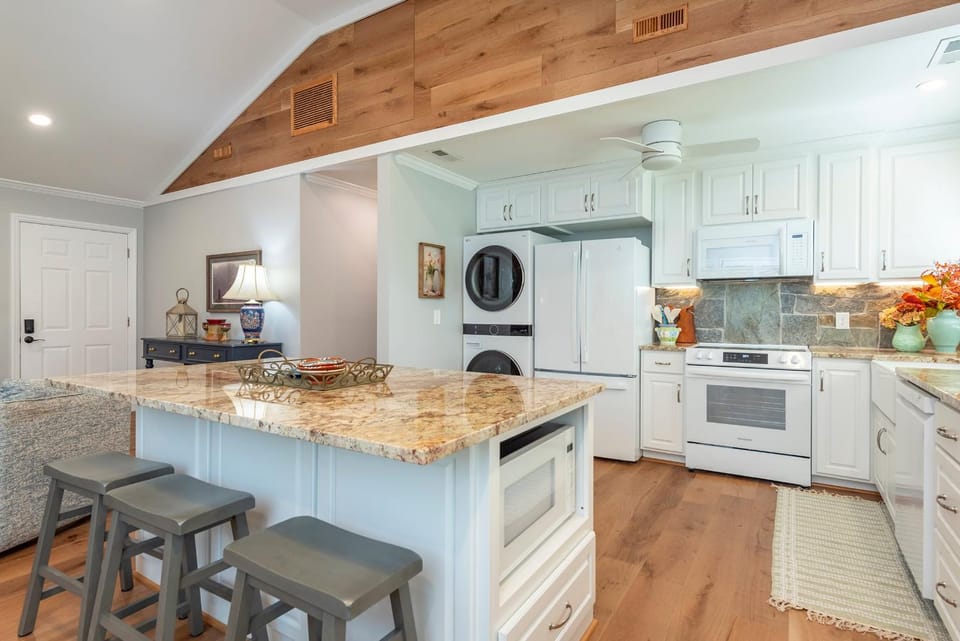 Cherry On Top | Modern Montreat Home with Screened Porch & Partial Mountain Views! House in Montreat