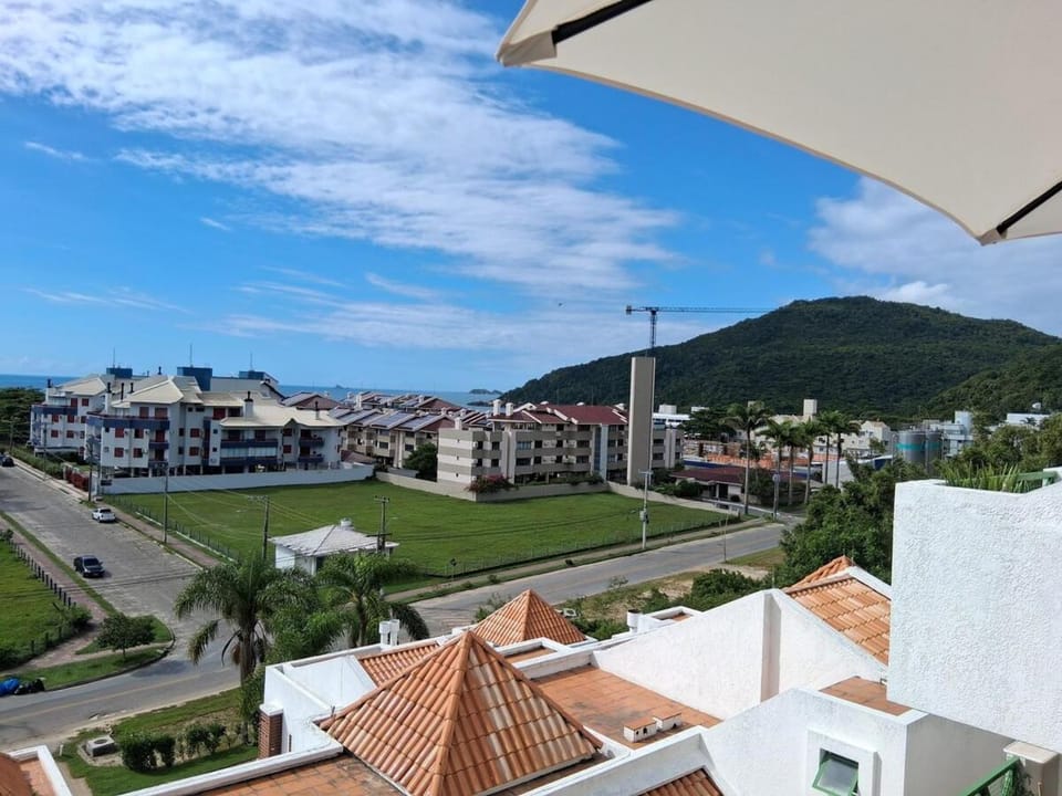 Lindo Apartamento na Praia Brava com Vista para o Mar Apartment in Florianopolis