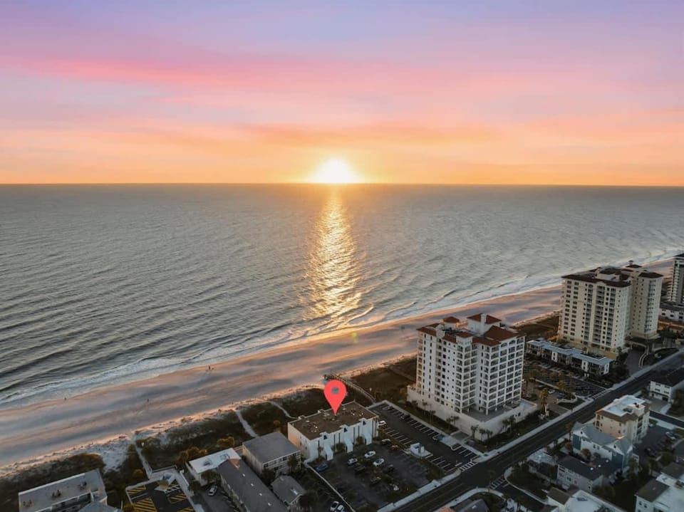 The Shoreline Escape House in Jacksonville Beach