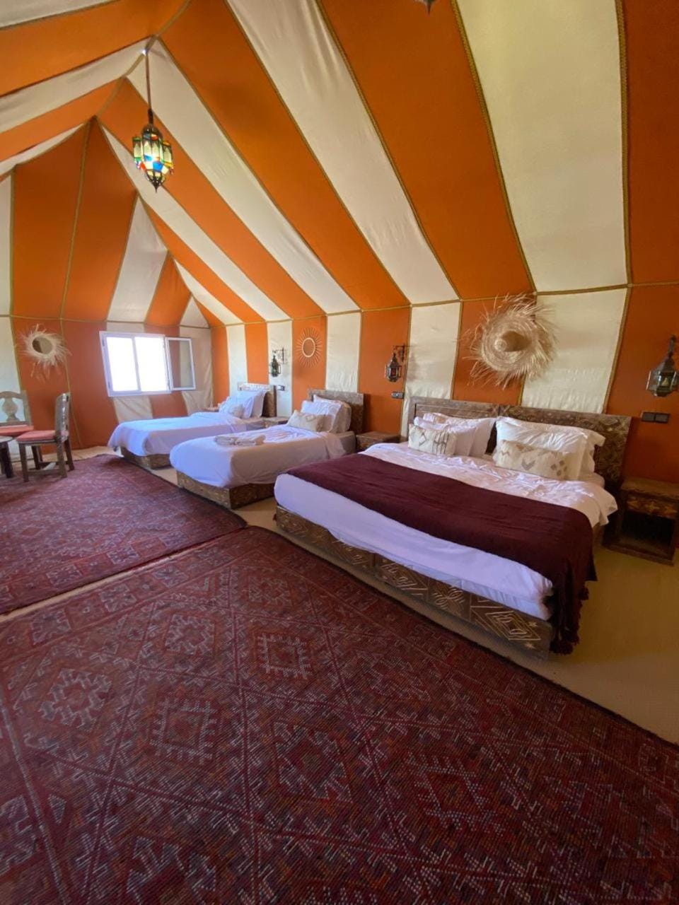 Bed, Living room, Photo of the whole room, Seating area, Bedroom