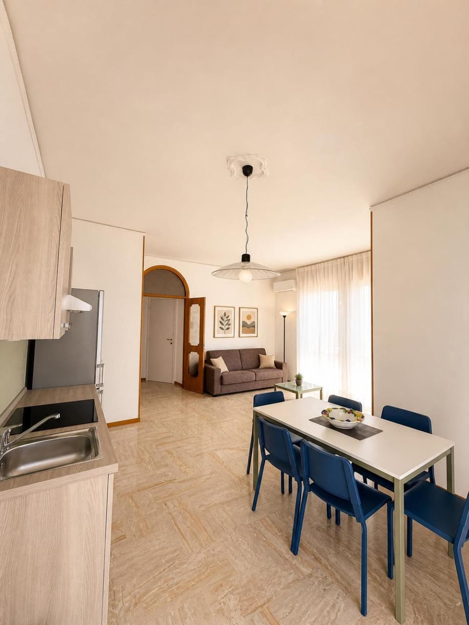 Kitchen or kitchenette, Living room, Seating area, Dining area