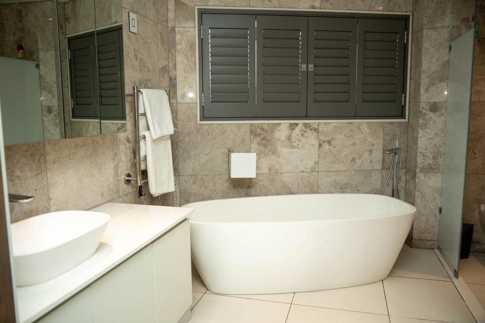 The Sandton Reserve - Luxury Penthouse in Sandton by Gautrain Villa in Sandton