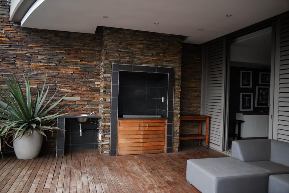 The Sandton Reserve - Luxury Penthouse in Sandton by Gautrain Villa in Sandton