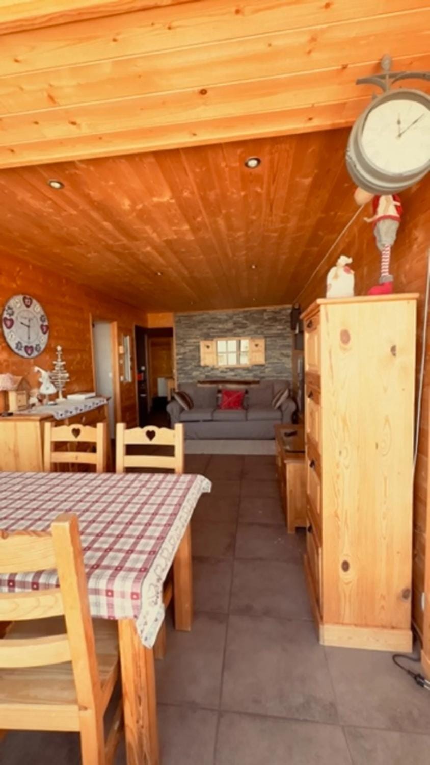 Property building, Living room, Bedroom
