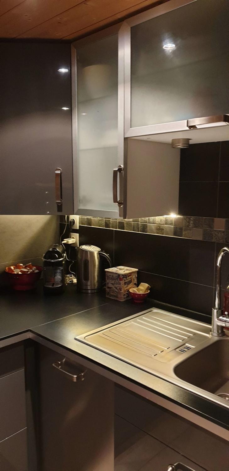 Kitchen or kitchenette, Living room