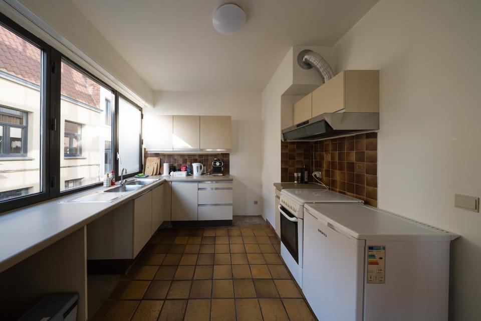 Kitchen or kitchenette, Photo of the whole room, oven, stove