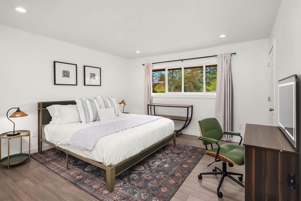 Maple Leaf Modern Retreat with EV Charger House in Lake City