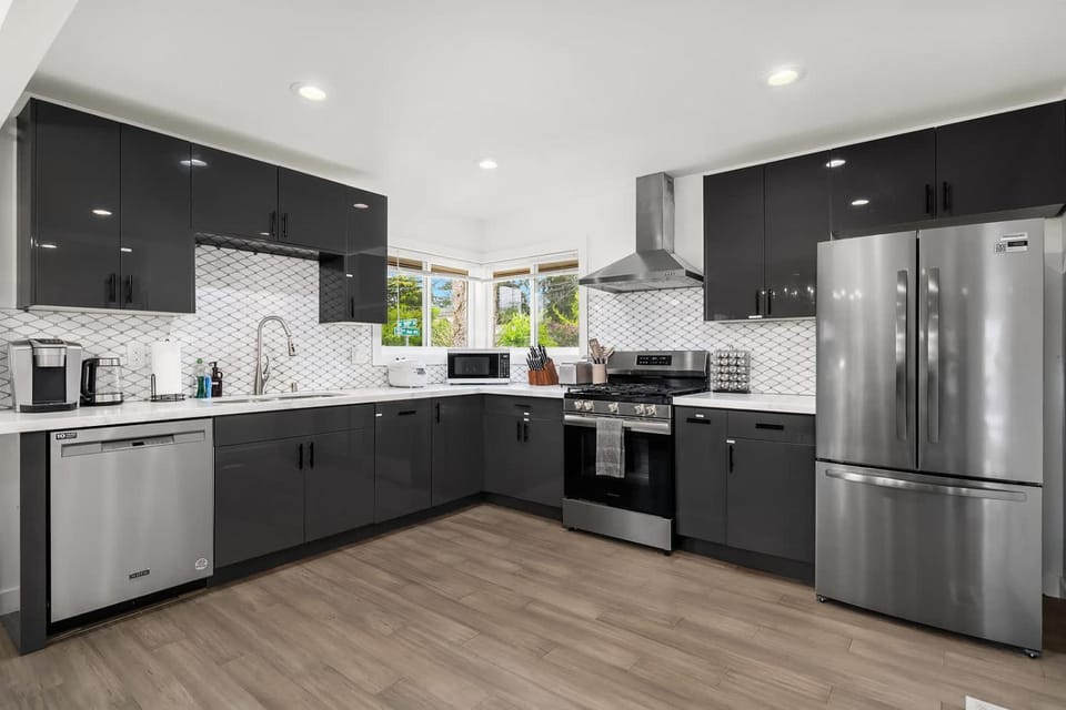 Maple Leaf Modern Retreat with EV Charger House in Lake City