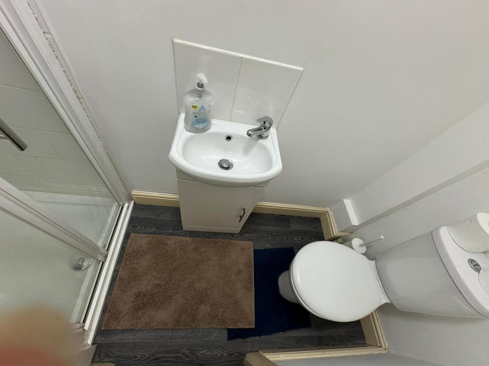 Sea Side Cozy Basement Apartment in Brighton