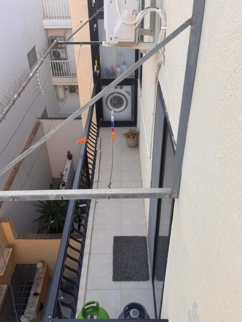 Private room and bathroom Close to St julians Apartment in Malta