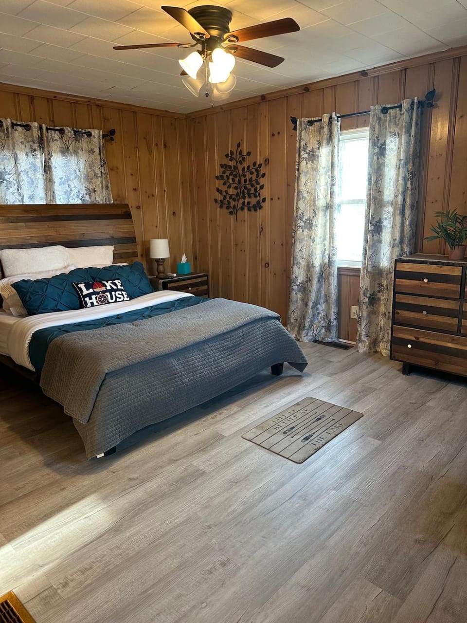 Waterfront Cottage, Fiery Sunsets Vacation rental in Lake Wylie