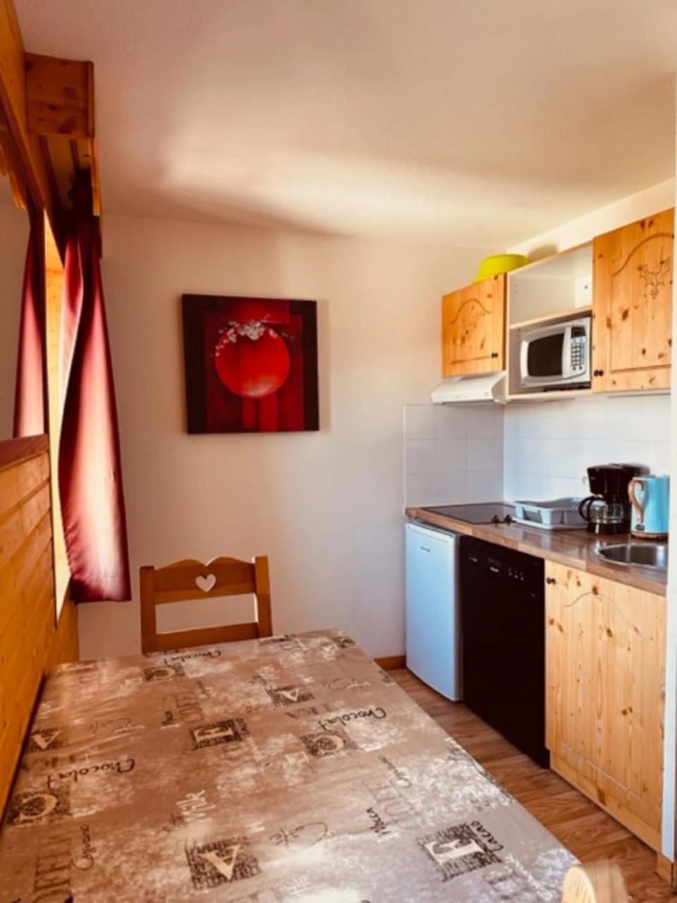 Kitchen or kitchenette, Living room