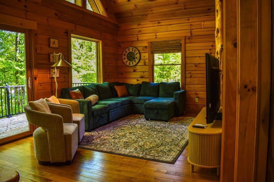 Secluded Cabin That Sleeps 12 with Loft Bunkhouse and Game Room including 86 inch TV Cabin in Indiana