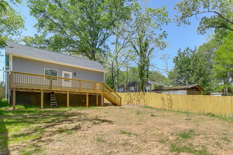 4 Mi to Downtown: Atlanta Home w/ Fenced Yard! House in Atlanta