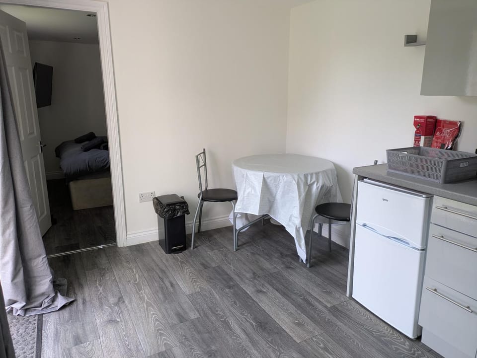 Kitchen or kitchenette, Seating area, Dining area