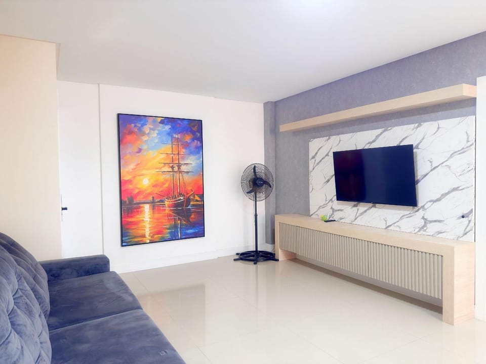 Apto. luxo, 3dorm, meia praia 300m mar - ZUR1204 Apartment in Porto Belo
