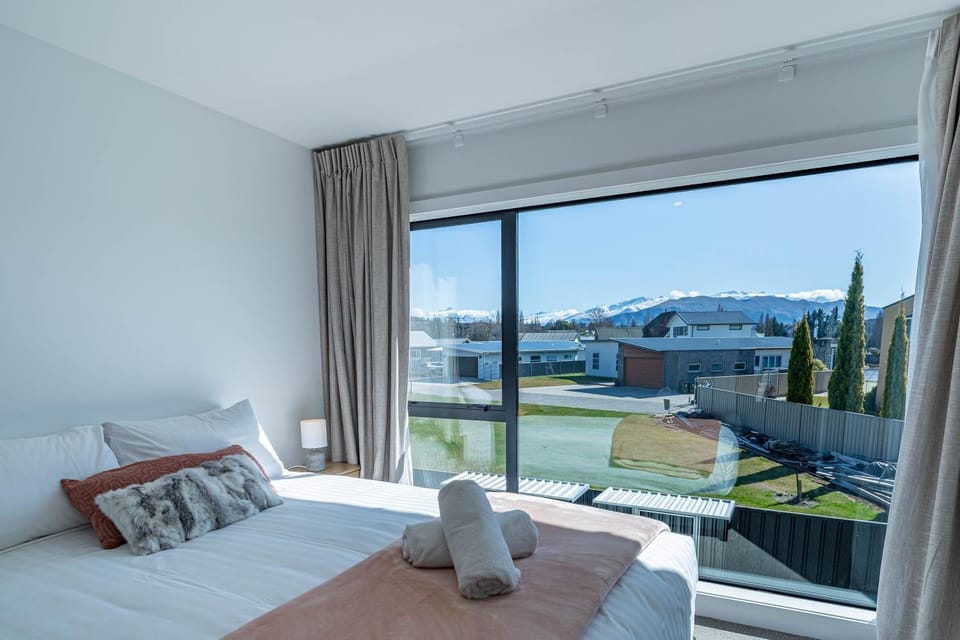 Bed, View (from property/room), Bedroom