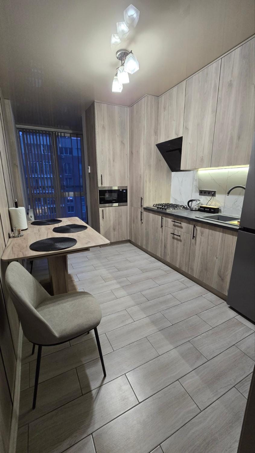 Kitchen or kitchenette, Dining area, stove