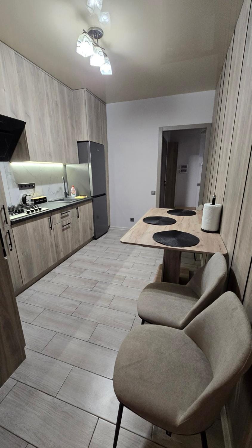 Kitchen or kitchenette, Dining area, stove