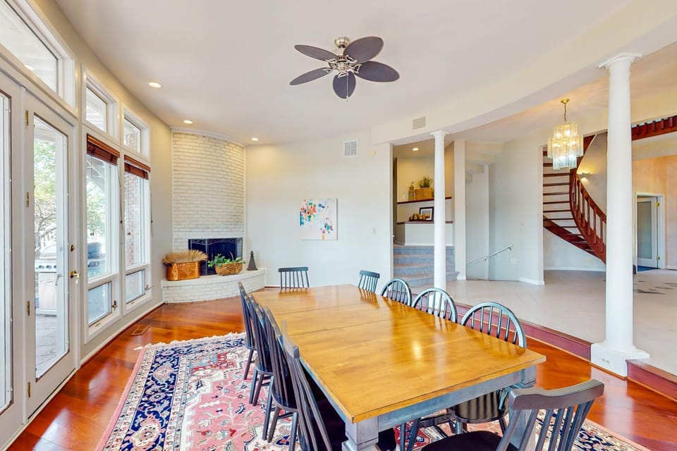 Splendid home with private pool, fire pit, several decks & balconies Vacation rental in Riva