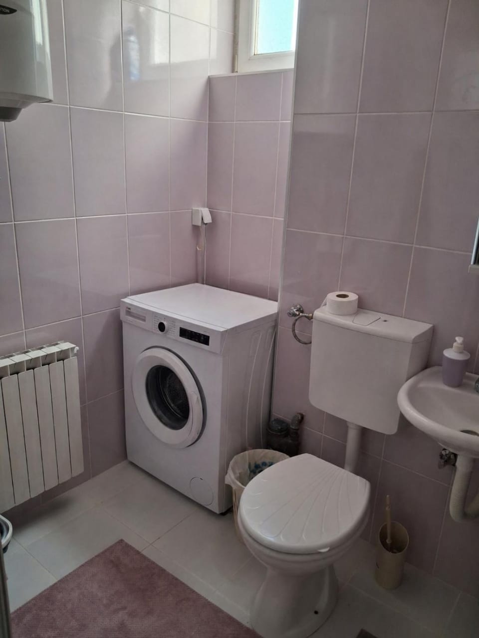 Toilet, Bathroom, washing machine