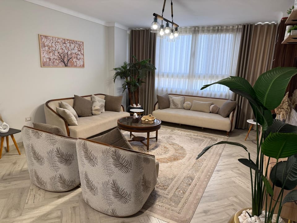 Bed, Living room, Photo of the whole room, Seating area, Bedroom